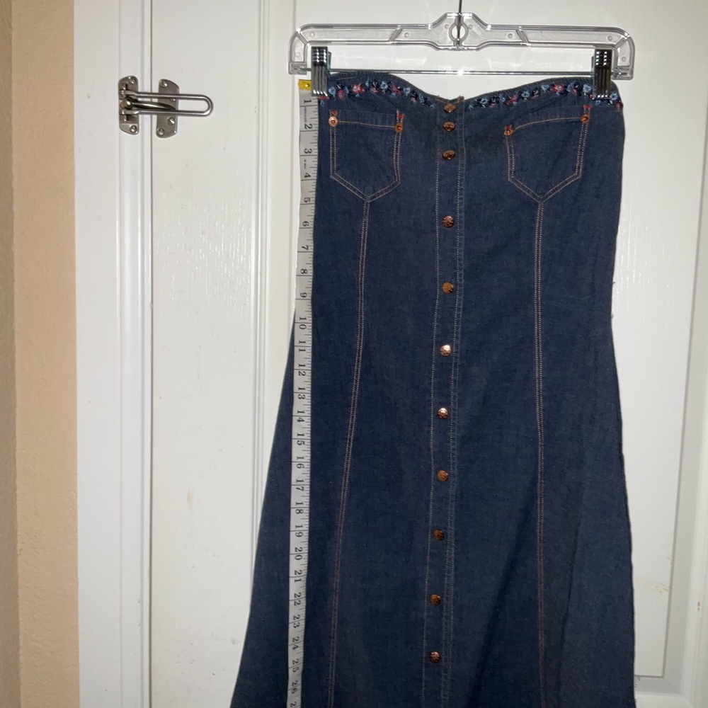Dress - Picture 4 of 10